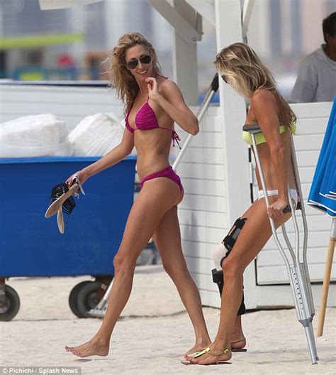 Lauren Stoner Showcases Her Toned And Tanned Figure In Tiny Pink Bikini
