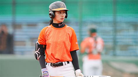 Manage your video collection and share your thoughts. 加藤優（女子プロ野球選手） | SHISEIDO presents 才色健美 ～強く ...