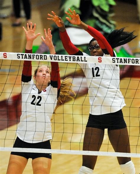 Womens Volleyball Sweeps In Round One Of Ncaas The Stanford Daily