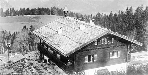 Adolf Hitler Poses With Children At His Alpine Retreat Daily Mail Online