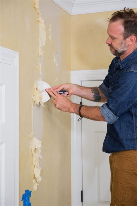 How To Remove Wallpaper In A Few Simple Steps Hgtv