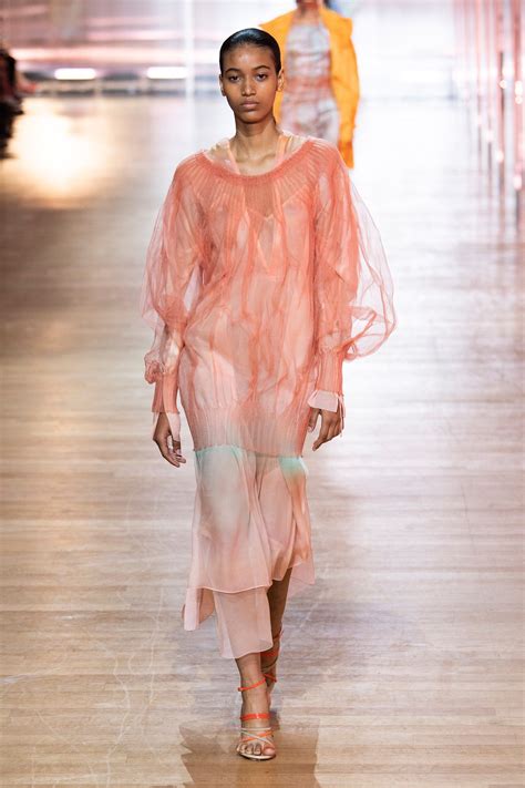 Poiret Spring 2019 Ready-to-Wear Fashion Show Collection: See the complete Poiret Spring 2019 ...