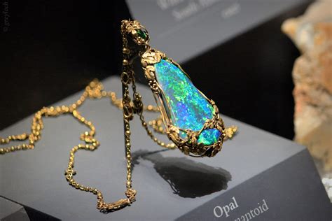 10 Most Expensive Gemstones In The World Gbtradekey Expensive Stone