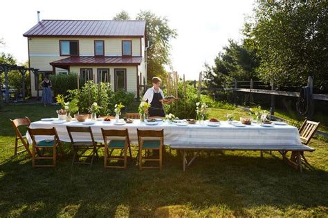 How To Host A Summer Barbecue Like A Professional The New York Times