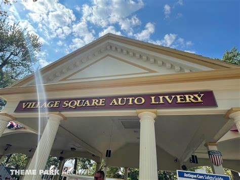 Antique Cars at Cedar Point | Theme Park Archive