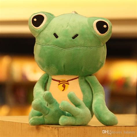 kaufen sie großhandel 25cm kawaii cartoon froschkönig puppe weich anime frösche spielzeug