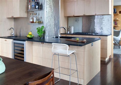 Backsplashes protect your walls so have to be washable, work well with your kitchen as you can see, 2020 backsplash trends are sure to enhance the look of your kitchen. 9 Top Trends In Kitchen Backsplash Design for 2020 | Home Remodeling Contractors | Sebring ...