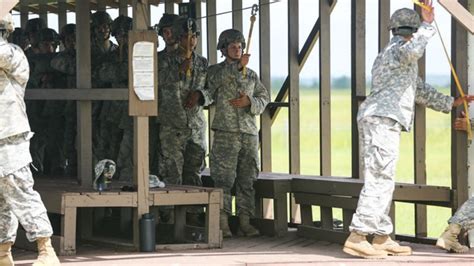 A First Two Female Soldiers To Graduate From Army Ranger School The