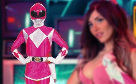 lisa mancini y el cosplay más atrevido de la power ranger rosa