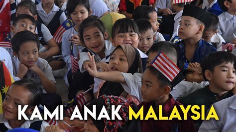 Since we have so many races in one country, we're bound to learn other languages like my indian and malay friends know for me personally, i think living in a multiracial country is an amazing experience. MALAYSIAN | MULTIRACIAL PEOPLE - YouTube