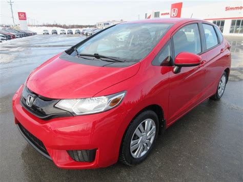 Used 2015 honda fit ex with blind spot monitoring, tire pressure warning, audio and cruise controls on steering wheel, keyless entry/start, stability control. Simmons Honda | Used 2015 Honda Fit LX