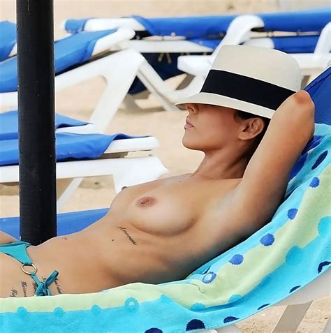 Roxanne Pallett Getting Tan Topless In Cyprus Onlyfans Leaked Nudes