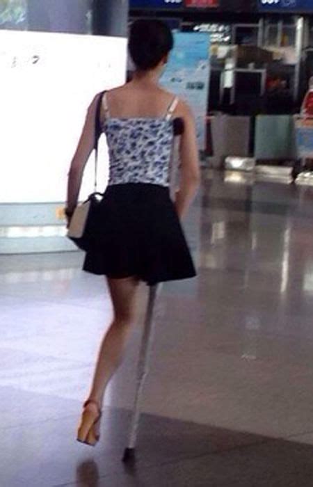 One Legged Women With High Heel Goes Viral On Internet 4 Peoples