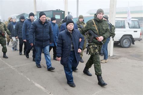 Ukraine Eastern Rebels Swap Prisoners In Move To End War Pbs News Weekend