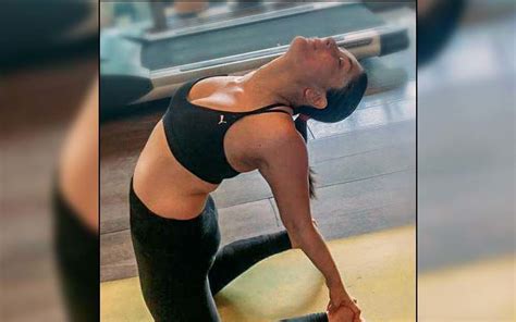 International Yoga Day 2021 Kareena Kapoor Khan Stretches Like A Cat As She Reveals She Was