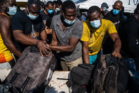 Thousands Of Haitian Migrants Are Being Let Into Us Official Says The New York Times