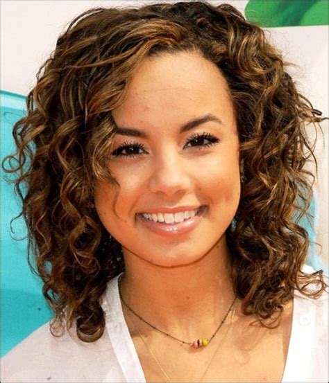 Women with round faces should avoid Hairstyle Curly Hair Round Face - Wavy Haircut