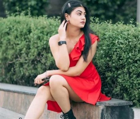 Surbhi Rathore Biography Career Boyfriend Age Instagram Handels