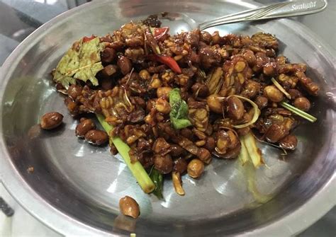 Tempe orek teri ini banyak ditemukan di rumah makan. Resep Orek tempe kacang garing oleh LisKitchenStory - Cookpad