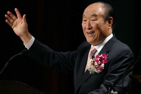 sun myung moon dies at 92 led controversial unification church los angeles times