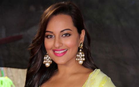 Sonakshi Sinha Hot And Sexy Hd Wallpaper And Images ~ Hd Wallpapers And Images