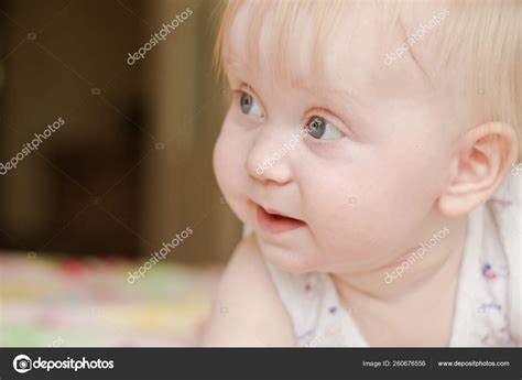 Portret Little Girl Stock Photo By ©yayimages 260676556