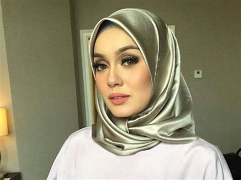 Hawt playgirl receives a stud as her fuckmate. Uqasha Senrose says she is removing her hijab