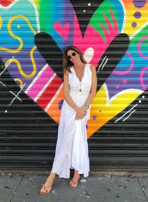Cindy Crawfords Go To Summer In The City Dress Celebrity Style Guide