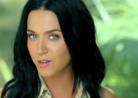 Roar is the lead single off katy perry's fourth studio album prism. New Video: Katy Perry - 'Roar' - That Grape Juice