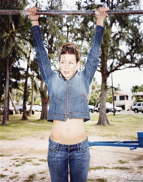 Stars Evangeline Lilly Lost Tv Series Exposed Midriff X