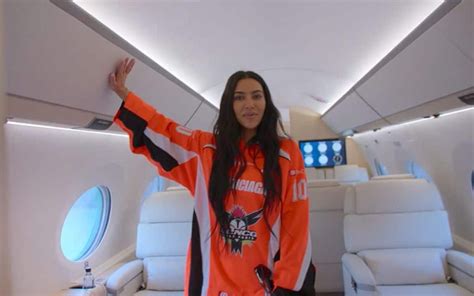 Kim Kardashian Gives Tour Of The Interior Of Her Private Jet It S Dubbed Kim Air Autoevolution