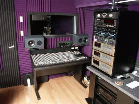 How to Setup a Recording Studio at Home - Spinditty