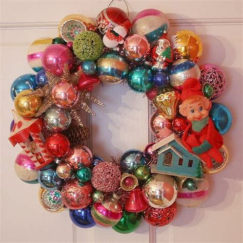 Kitschy Thrifty Retro Christmas Decorating Christmas Wreaths To Make