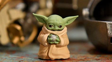 Inside Disneys Rush To Deliver Baby Yoda Toys Bbc News