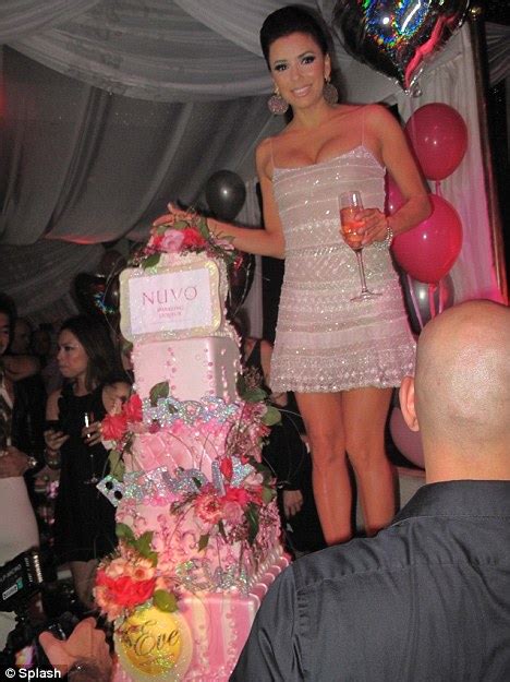 Eva Longorias 36th Birthday Party Star Dwarfed By Her Cake In Las