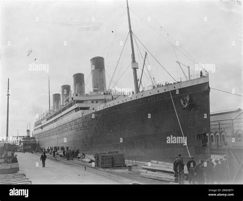The Liner Olympic Goes Into Dry Dock 24 October 1934 Stock Photo Alamy