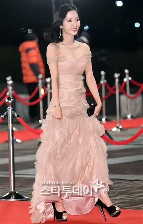 Bona Wjsn Kim Ji Yeon Bona Wjsn Dresses Formal Dresses