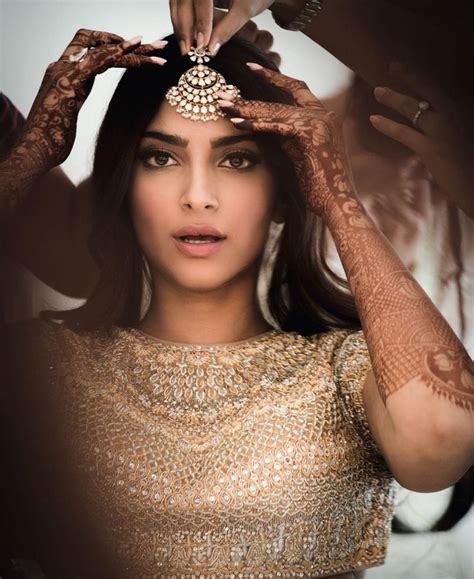 sonam kapoor ahuja СОНАМ КАПУР АХУДЖА celebrity weddings indian vogue wedding bridal hair