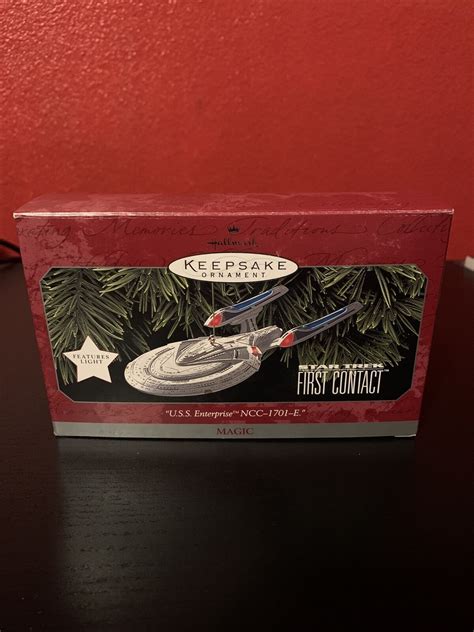 1998 Hallmark Keepsake Star Trek First Contact Ornament Uss Enterprise