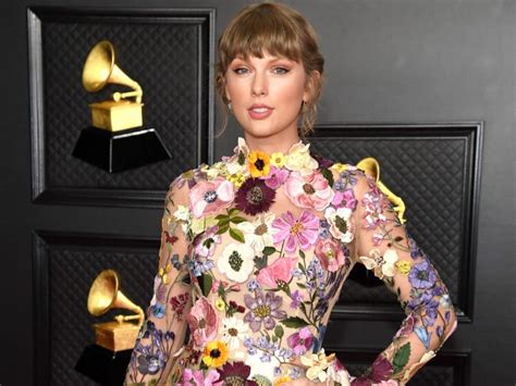 What Taylor Swift Wore For The 2021 Grammy Awards Photos