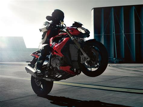 2017 Bmw S 1000 R First Look