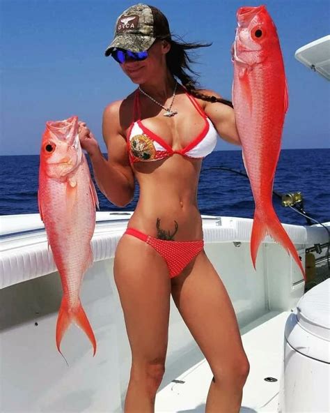 Pin By Ron McDermott On Fishing The Waters Bikini Fishing Fishing Girls Saltwater Fishing