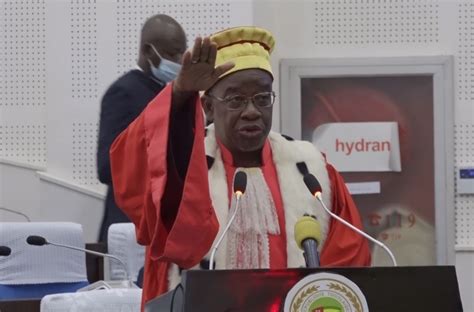 le nouveau president de la cour supreme du togo prete serment television togolaise