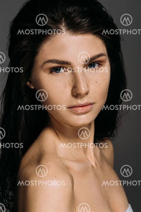 Portrait Of Beautiful Naked Fra Lightfield Mostphotos