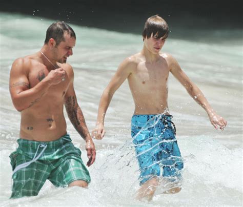 Justin Bieber Shirtless In Barbados Pictures