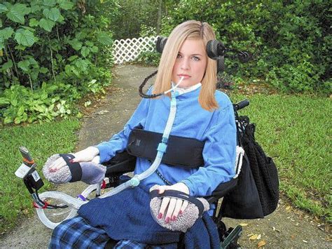 Pin By Jhs On Quadriplegic Wheelchair Women Disabled Women Fashion