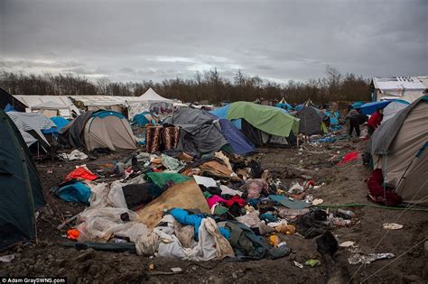 dunkirk s grand synthe refugee camp is heading for a sanitation crisis daily mail online
