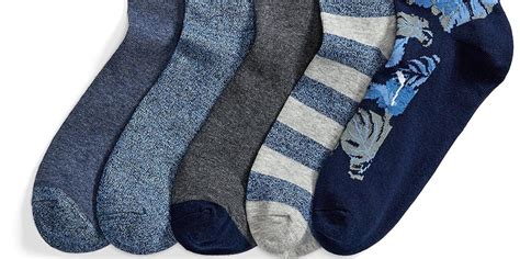 The 17 Best Socks To Keep Feet Warm During This Absurdly Long Winter