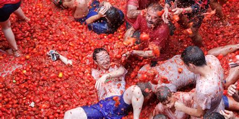 Spains Tomatina Festival Is A Massive Food Fight