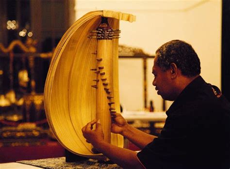 Beberapa Alat Musik Tradisional Dari Nusa Tenggara Timur Looking